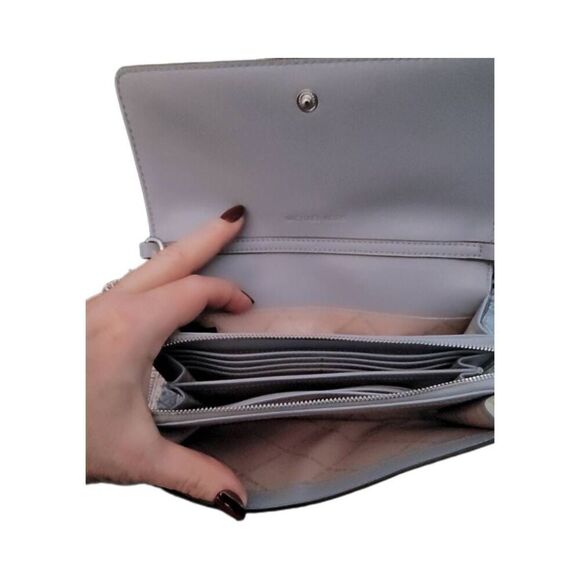 NWT~MICHAEL KORS Large East West Crossbody Bag Purse Pale Blue~Gift Boxed - Picture 3 of 4